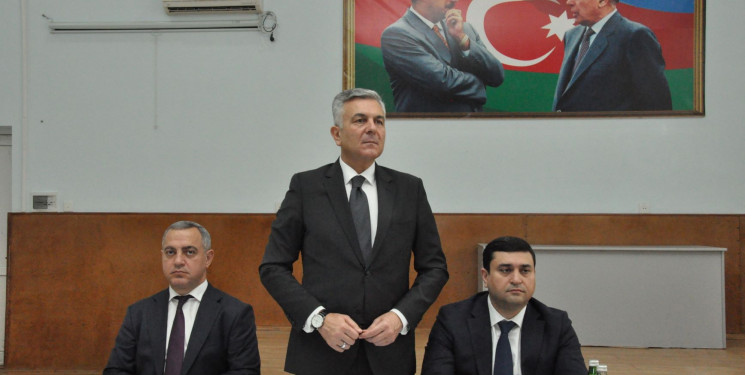 Biləsuvar Rayon İcra Hakimiyyətinin başçısı Faiq Qürbətov iyun ayının 4-də Xırmandalı kəndində səyyar qəbul keçirdi.